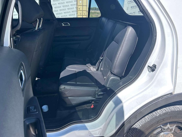 2019-ford-explorer-image-17