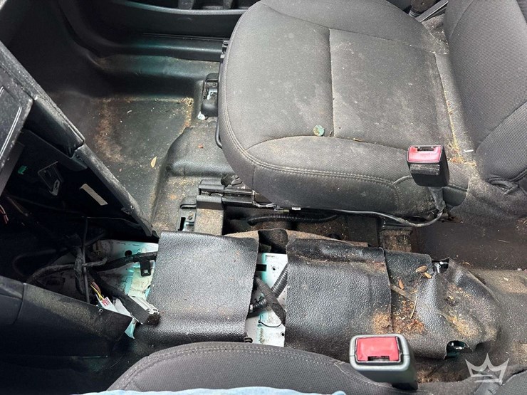 2016-ford-explorer-image-16