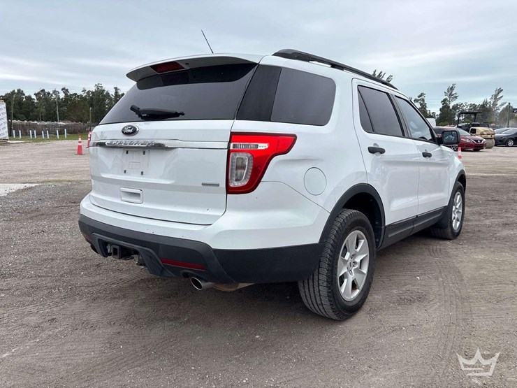 2013-ford-explorer-image-3