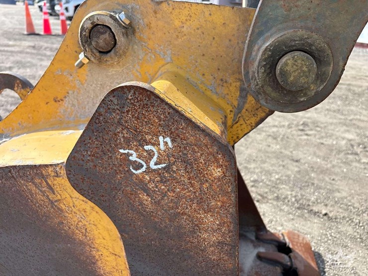 2016-deere-85g-image-24