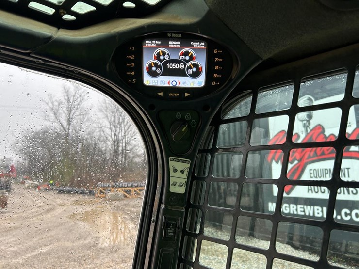 2016-bobcat-t870-image-24