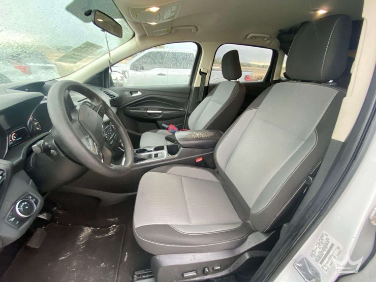 2018-ford-escape-se-image-12