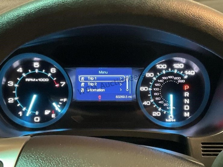 2015-ford-explorer-image-19