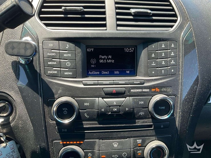 2016-ford-explorer-image-16