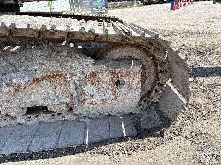 2020-komatsu-pc210-lc-image-29