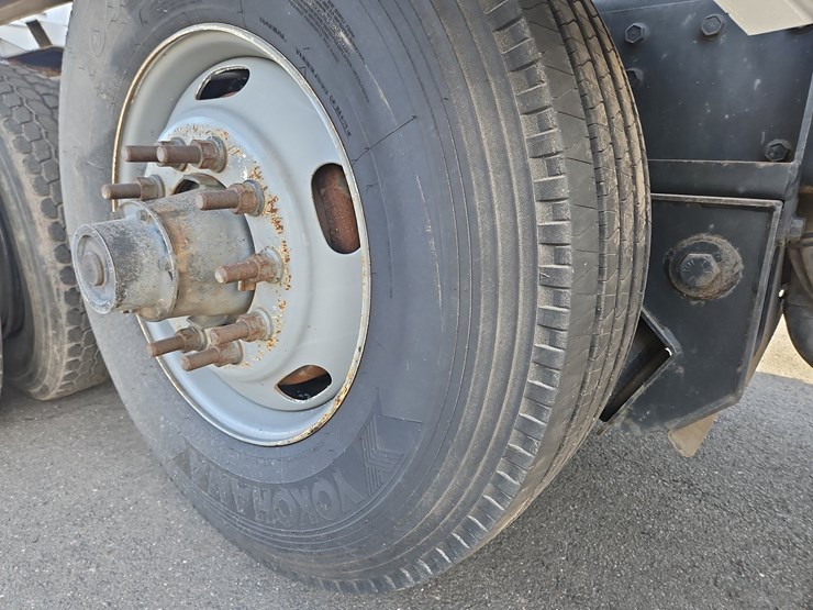 1997-international-2674-image-13