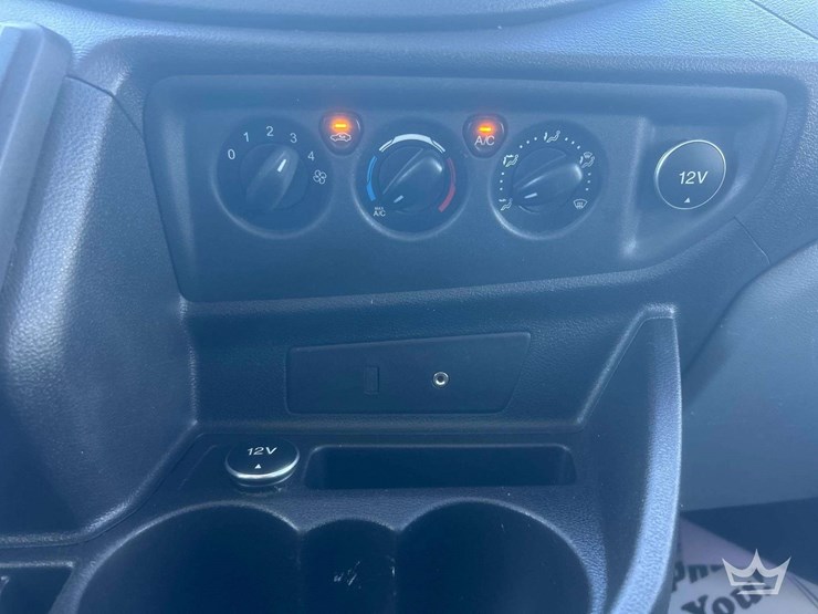 2016-ford-transit-image-17