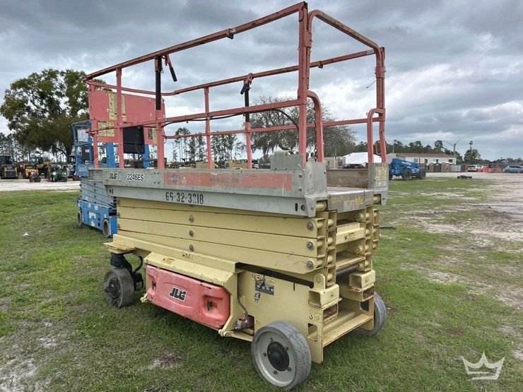 2008-jlg-3246es-image-2