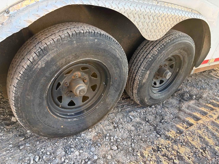 2017-leonard-21'-box-trailer-image-9