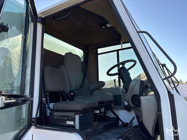 2015-global-environmental-street-sweeper-image-7