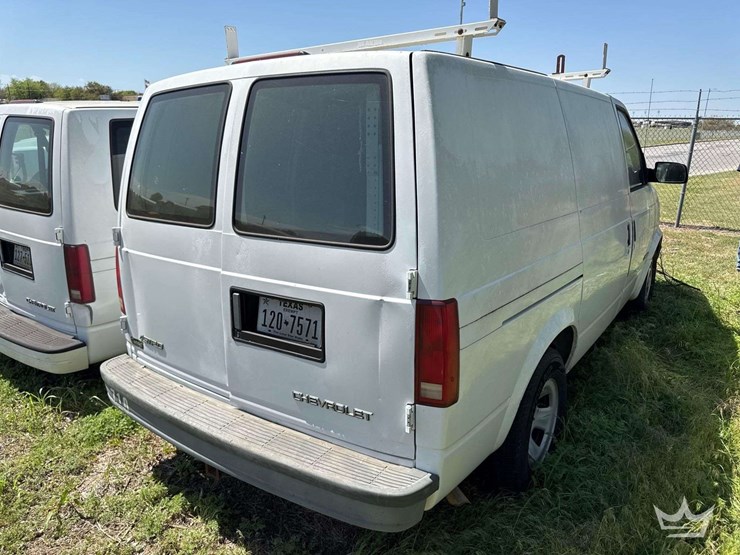 1996-chevrolet-astro-image-4