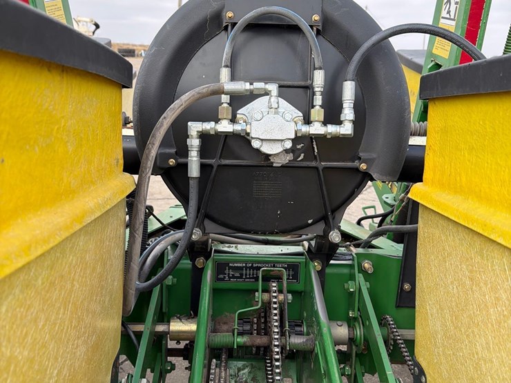 john-deere-7200-image-34