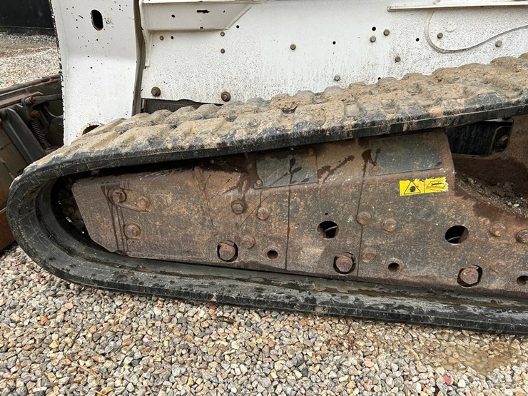 2016-bobcat-t870-image-17