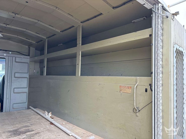 2016-ford-transit-image-12