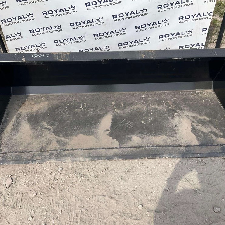 Swict 72in Bucket Skid Steer Attachment