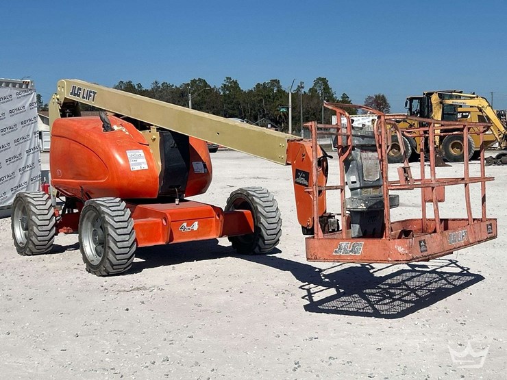 2007-jlg-600hj-60ft-4x4-articulating-boom-lift-image-3