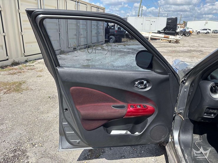 2011-nissan-juke-image-13