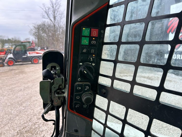 2023-bobcat-t66-image-24