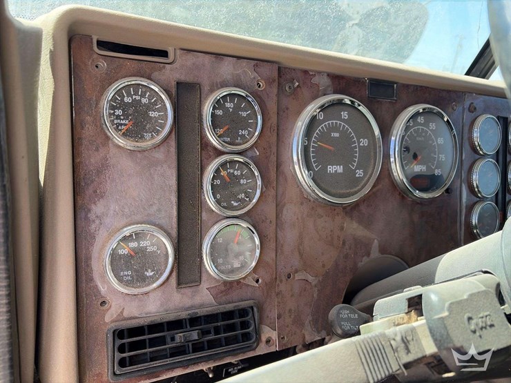 2007-international-9400i-t/a-sleeper-cab-truck-tractor-image-10