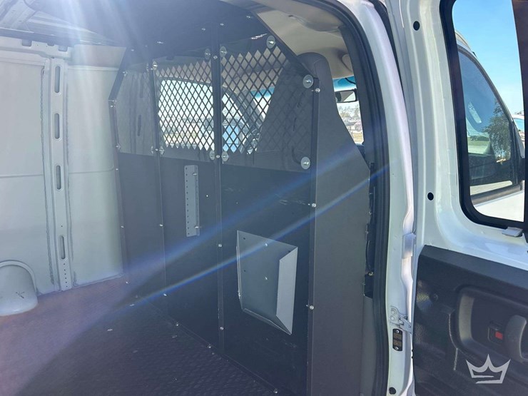 2019-chevrolet-express-2500-image-18