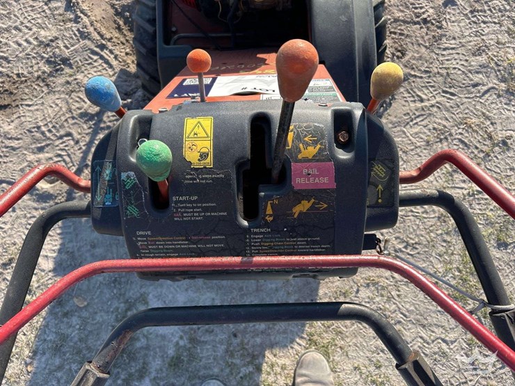 2002-ditch-witch-1230h-image-6