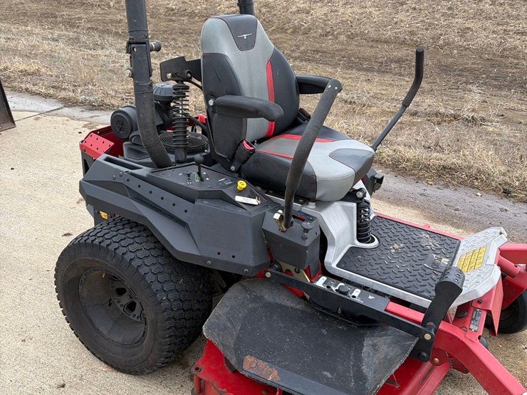 2019-toro-zero-turn-lawnmower-image-26