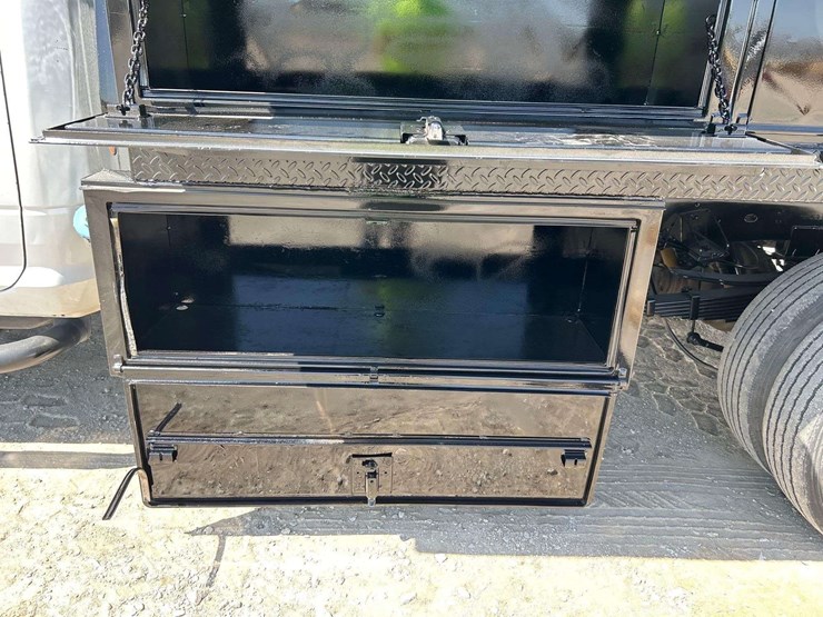 2015-ram-5500-rki-10ft.-utility-flatbed-truck-image-23