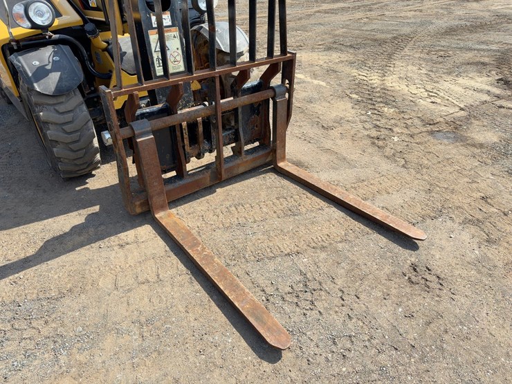 2018-caterpillar-th255c-image-8