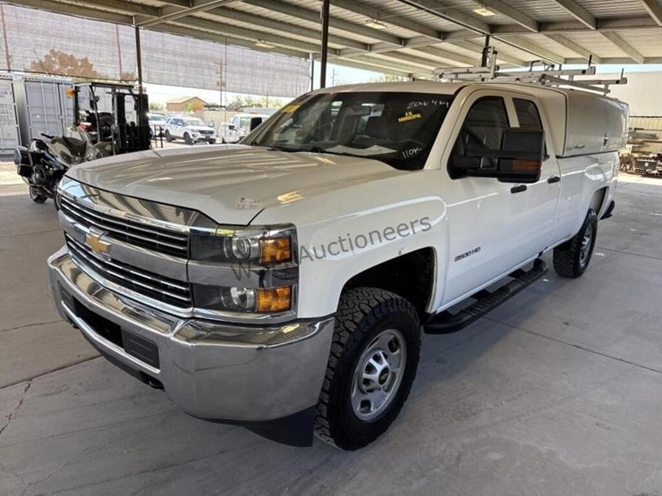 2016-chevrolet-silverado-2500hd-image-4