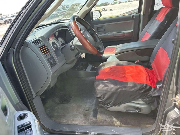 2005-dodge-dakota-image-12