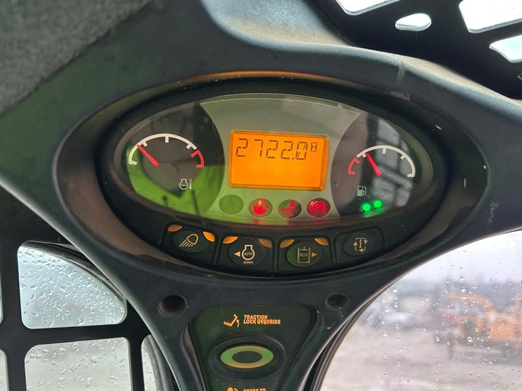 2016-bobcat-t870-image-28