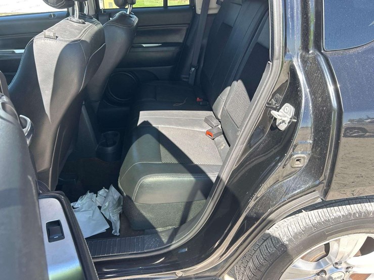 2016-jeep-compass-image-16