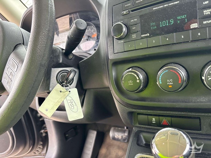 2016-jeep-patriot-sport-image-15