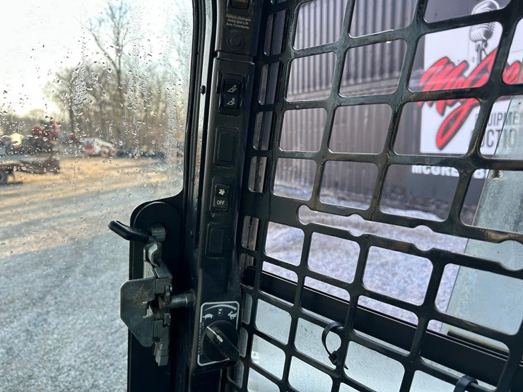 2022-bobcat-t870-image-27