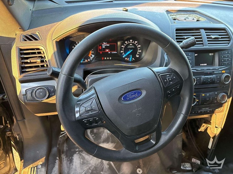 2018-ford-explorer-image-13