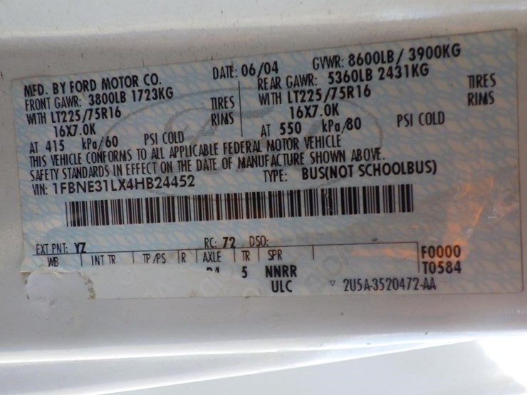 2004-ford-cargo-image-16