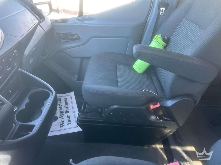 2016-ford-transit-image-18