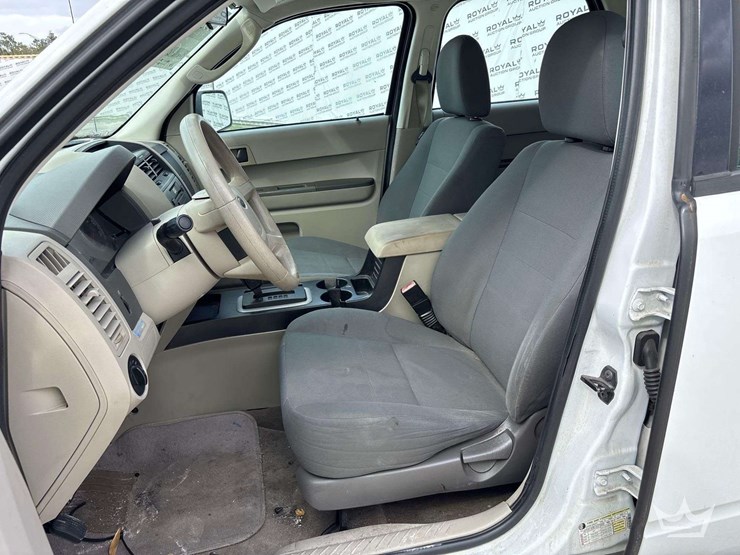 2009-ford-escape-image-13