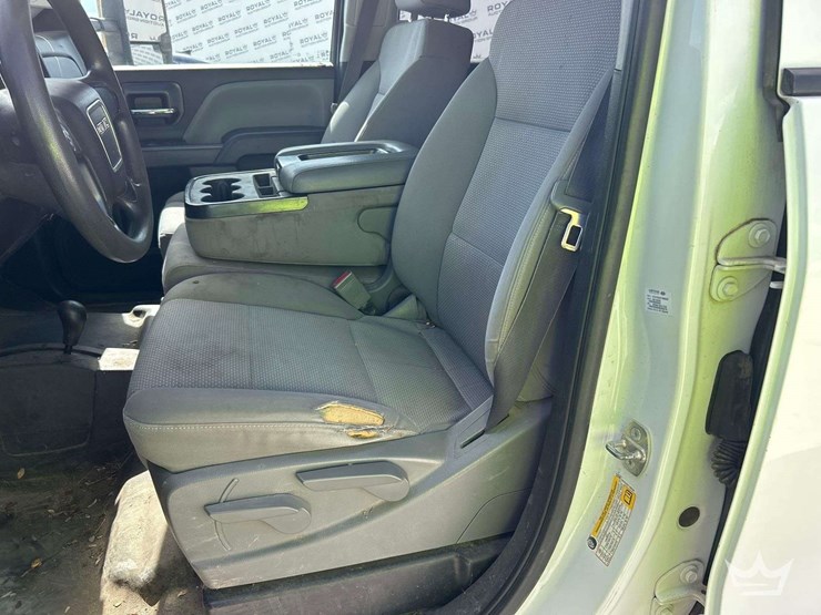 2017-gmc-sierra-2500-image-13