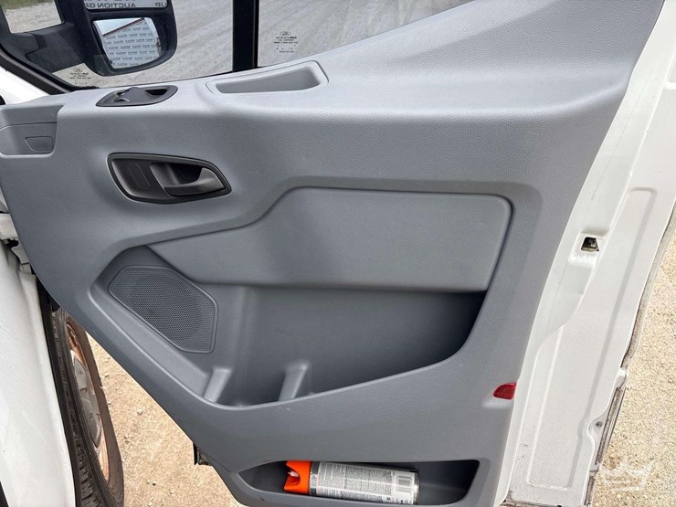 2017-ford-transit-image-25