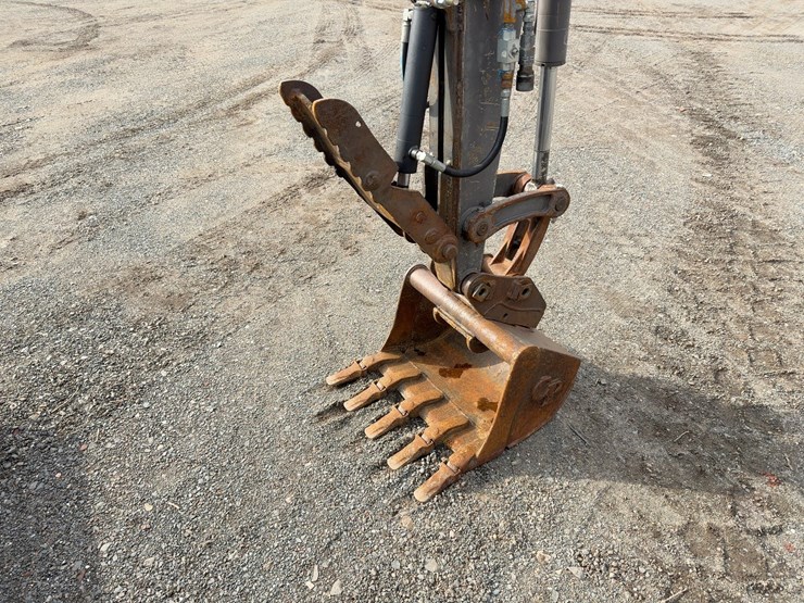 2004-volvo-ec35-image-9