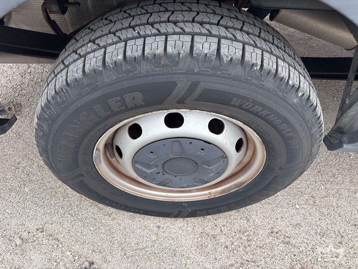 2017-ford-transit-image-28