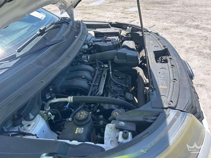 2016-ford-explorer-image-8