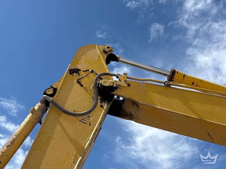 2020-komatsu-pc210-lc-image-21