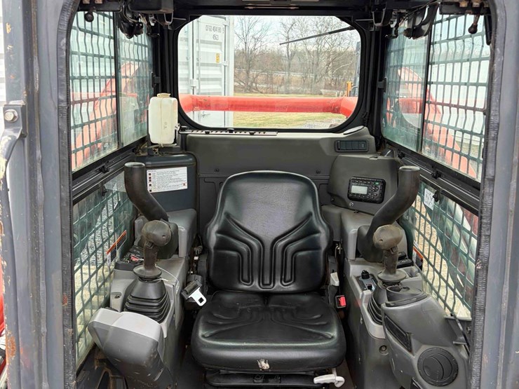 2022-kubota-svl65-2-image-10