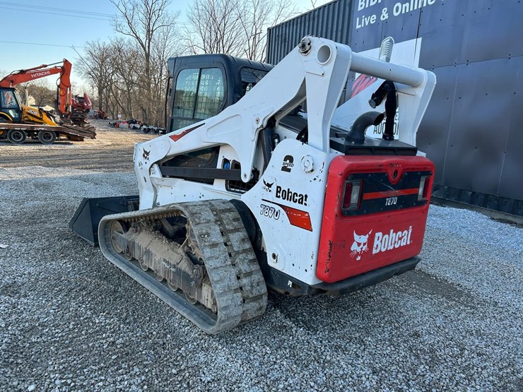 2022-bobcat-t870-image-2