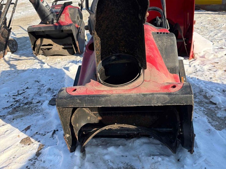 toro-ccr-3650-snow-blower-image-2