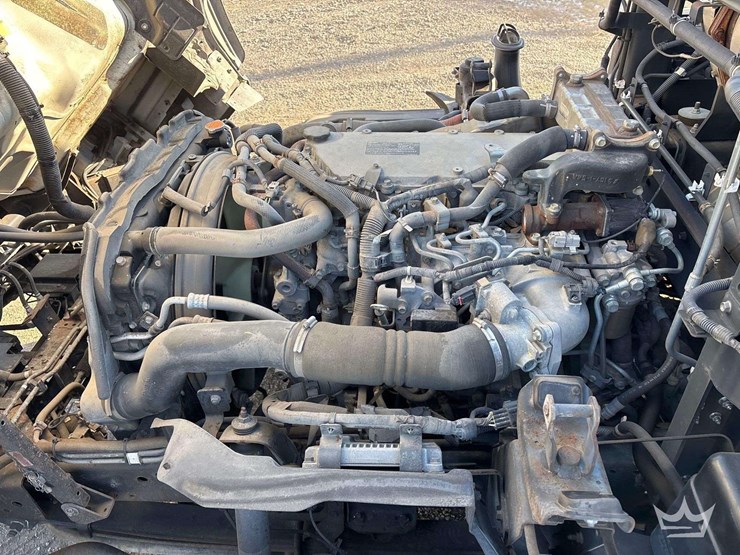 2016-isuzu-nrr-image-7