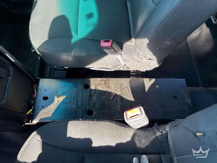 2016-ford-explorer-image-21