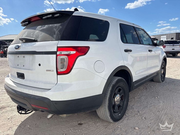 2015-ford-explorer-image-5